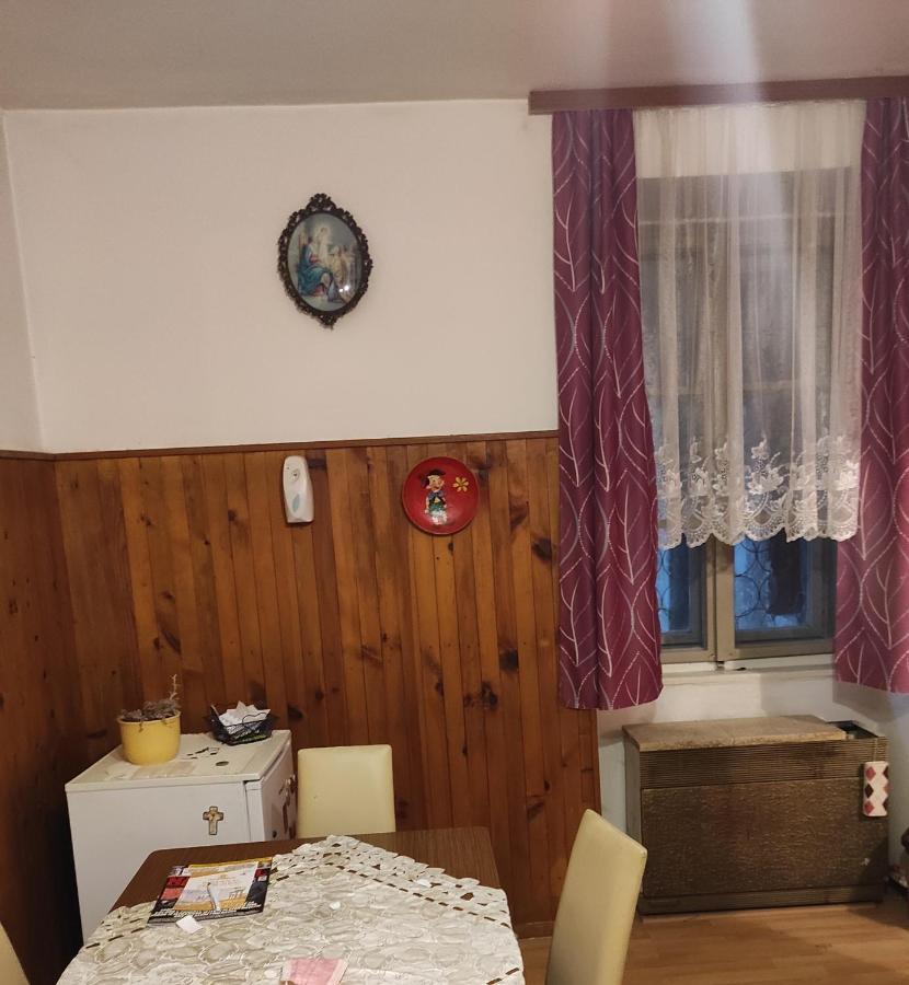 Dvosobni Stan U Centru Zagrebaアパートメント エクステリア 写真